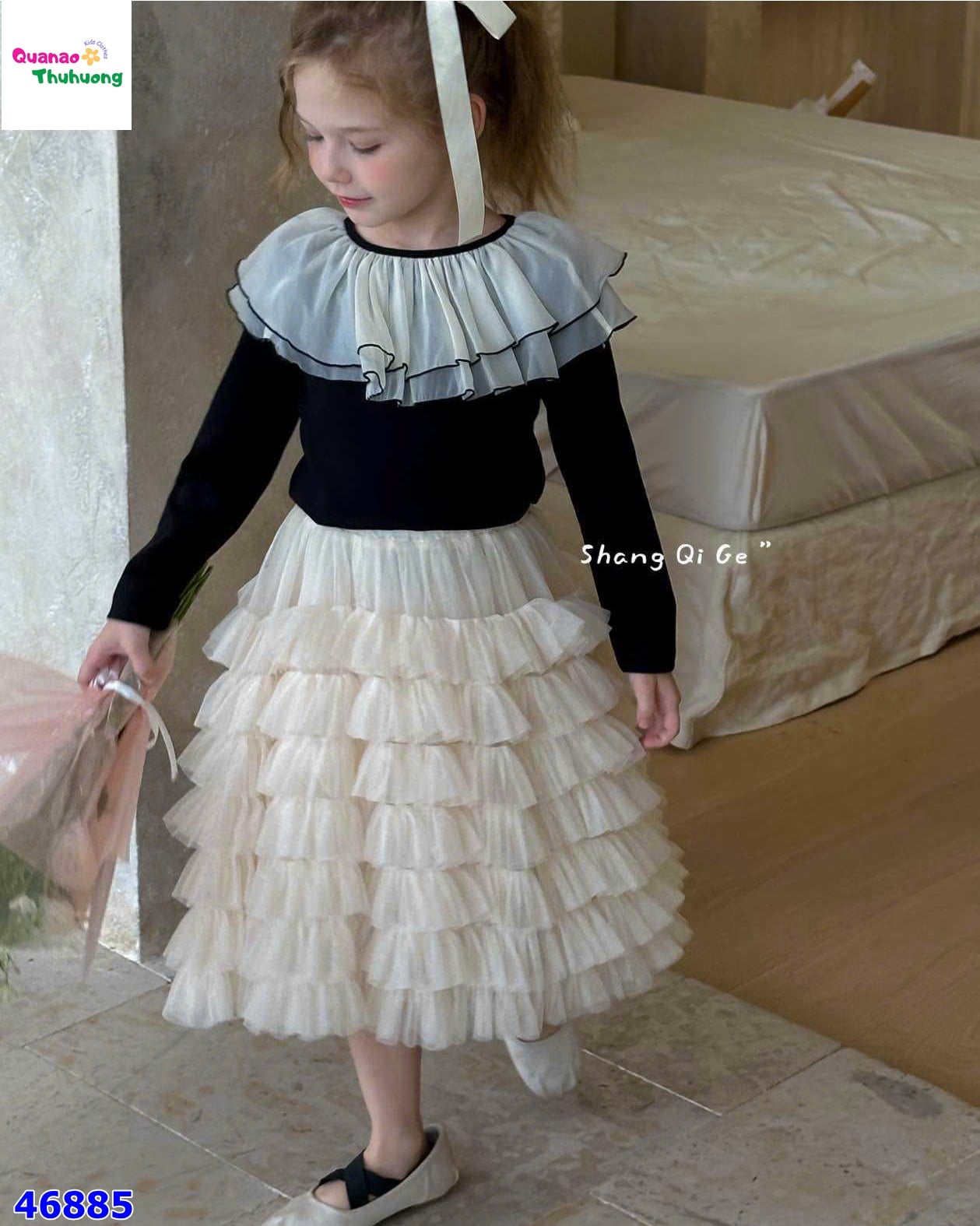 Chân váy ren nhiều tầng màu kem