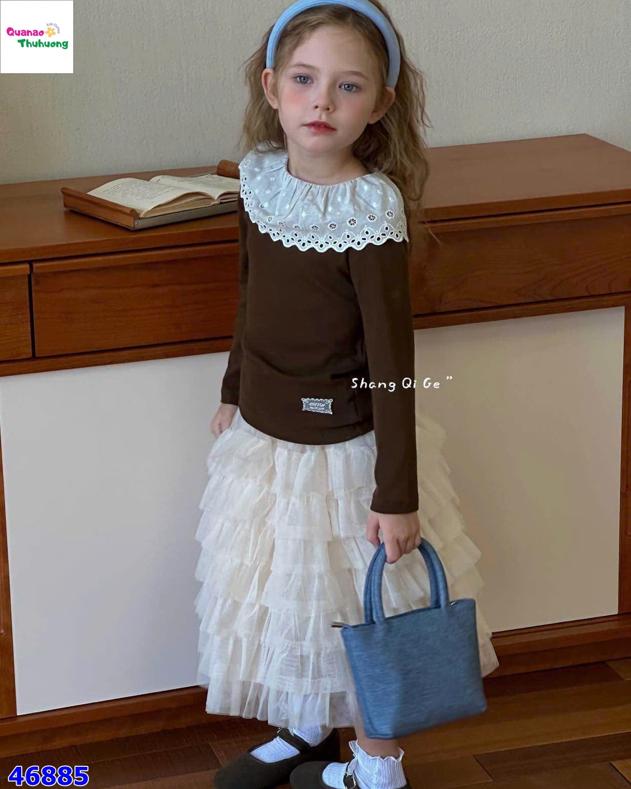 Chân váy ren nhiều tầng màu kem