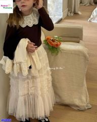 Chân váy ren viền ren kem