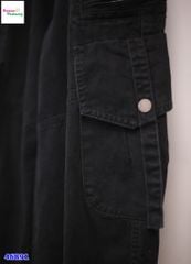 Quần jean dài túi hộp đen