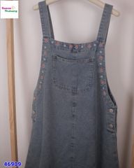 Đầm yếm jean thêu hoa