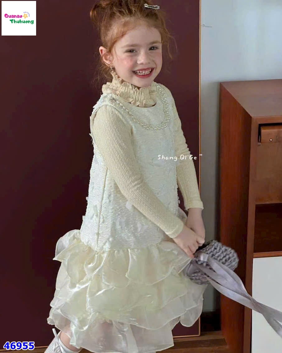 Đầm tiệc kem thêu hoa bướm