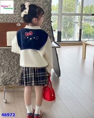 Set áo polo kem Kitty, chân váy caro xanh