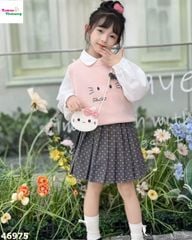Set 3: sơ mi, chân váy xám, gile hồng Kitty (tặng túi đeo)