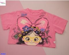 Áo croptop hồng cô gái