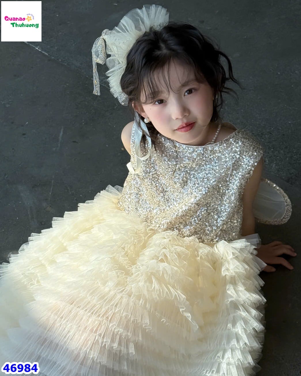 Đầm tiệc kem đính cườm