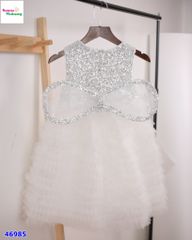 Đầm tiệc trắng đính cườm