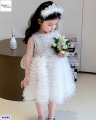 Đầm tiệc trắng đính cườm