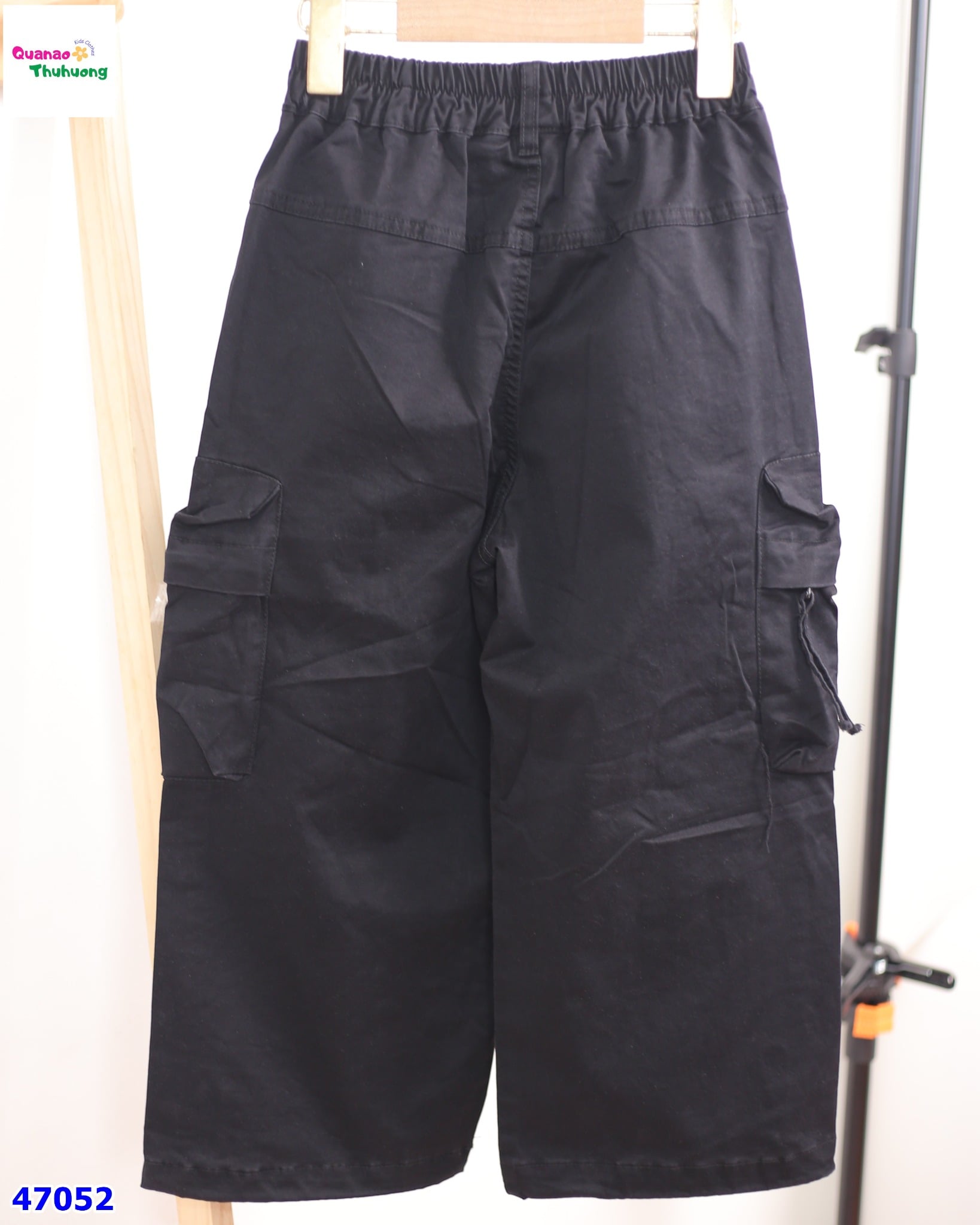 Quần túi hộp đen