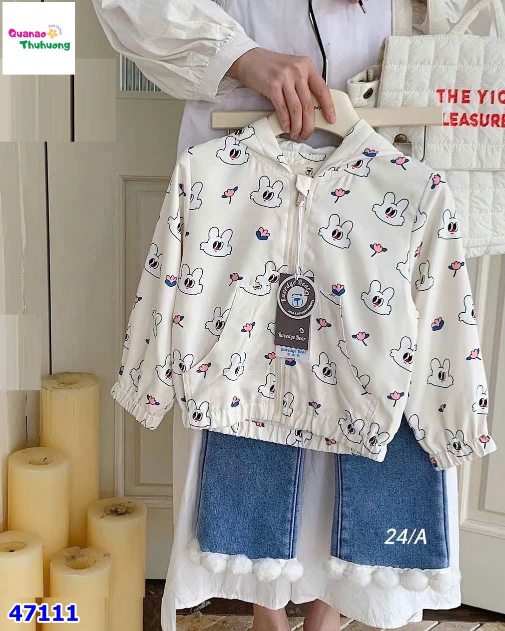 Áo khoác gió Bear kem thỏ