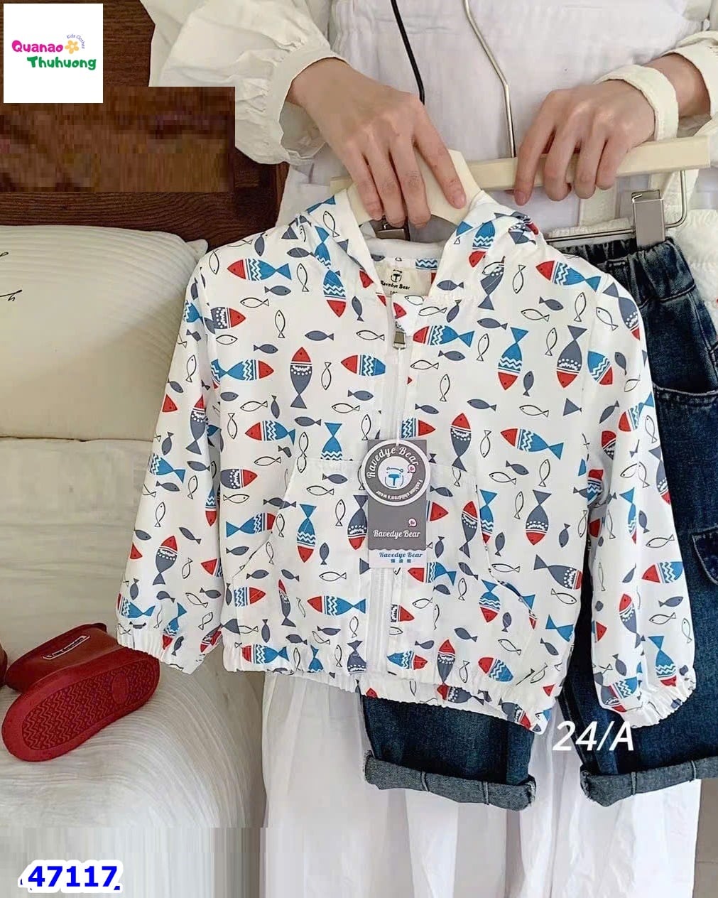 Áo khoác gió Bear trắng con cá
