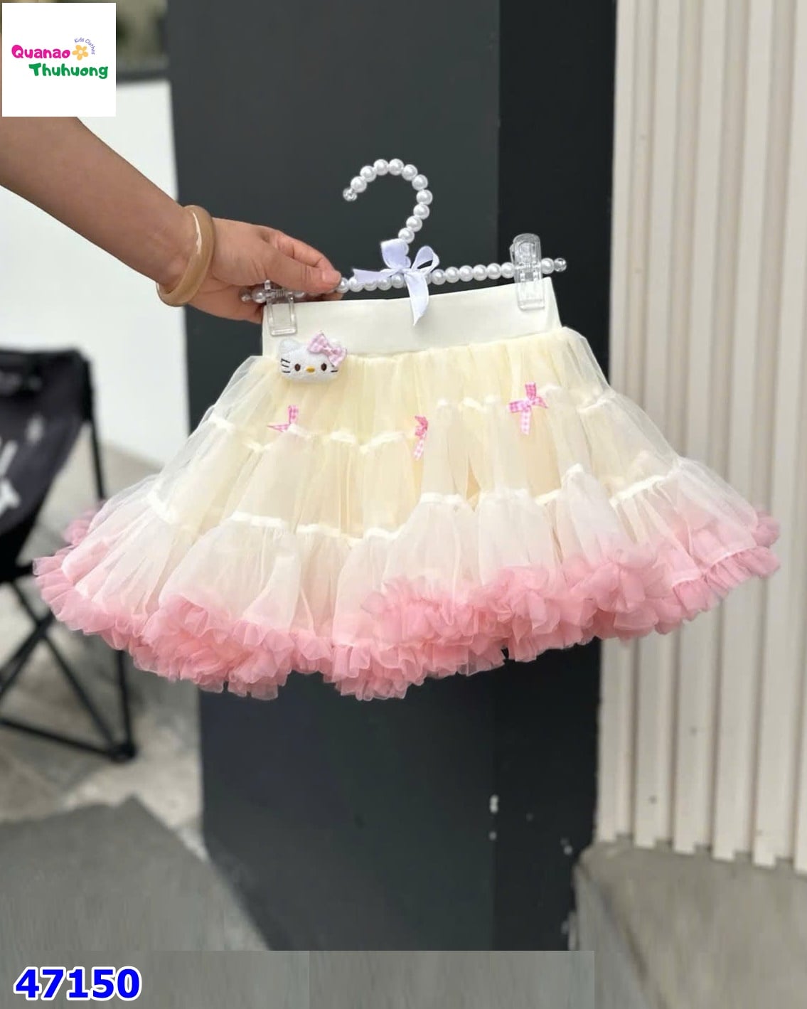 Chân váy tutu trắng loang hồng ren bồng