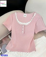 Áo thun hồng phối cổ hoa