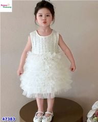 Đầm tiệc kem đính cườm, cánh bướm