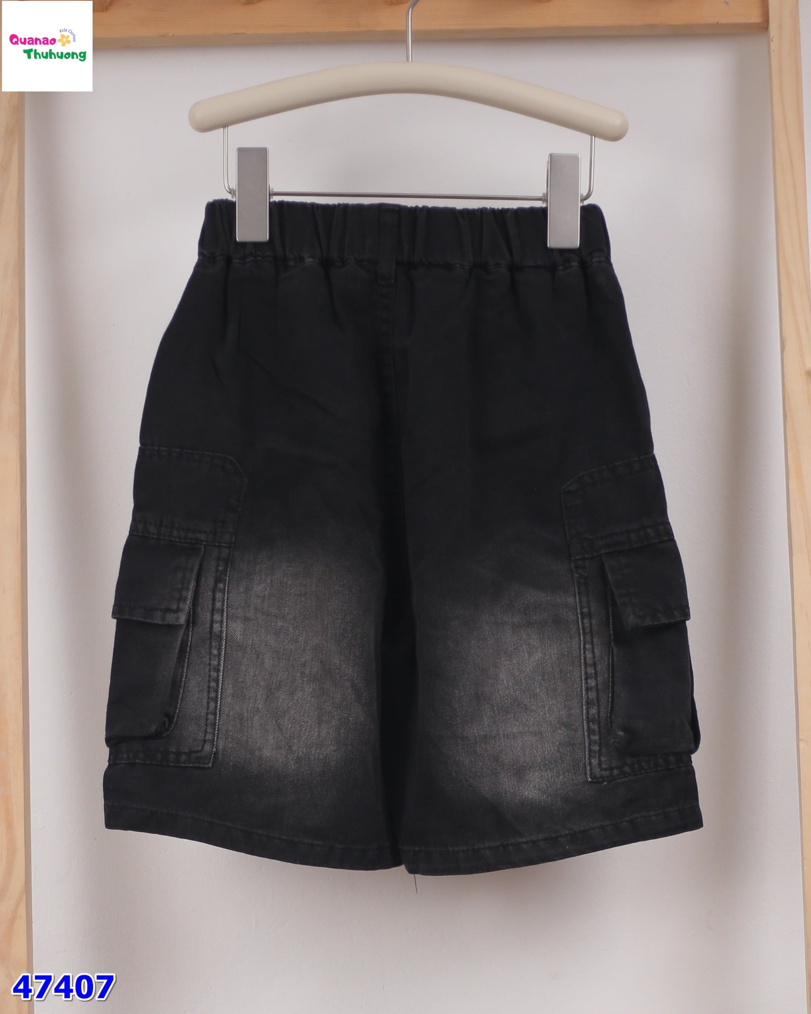 Short jean XSD đen túi hộp có nút