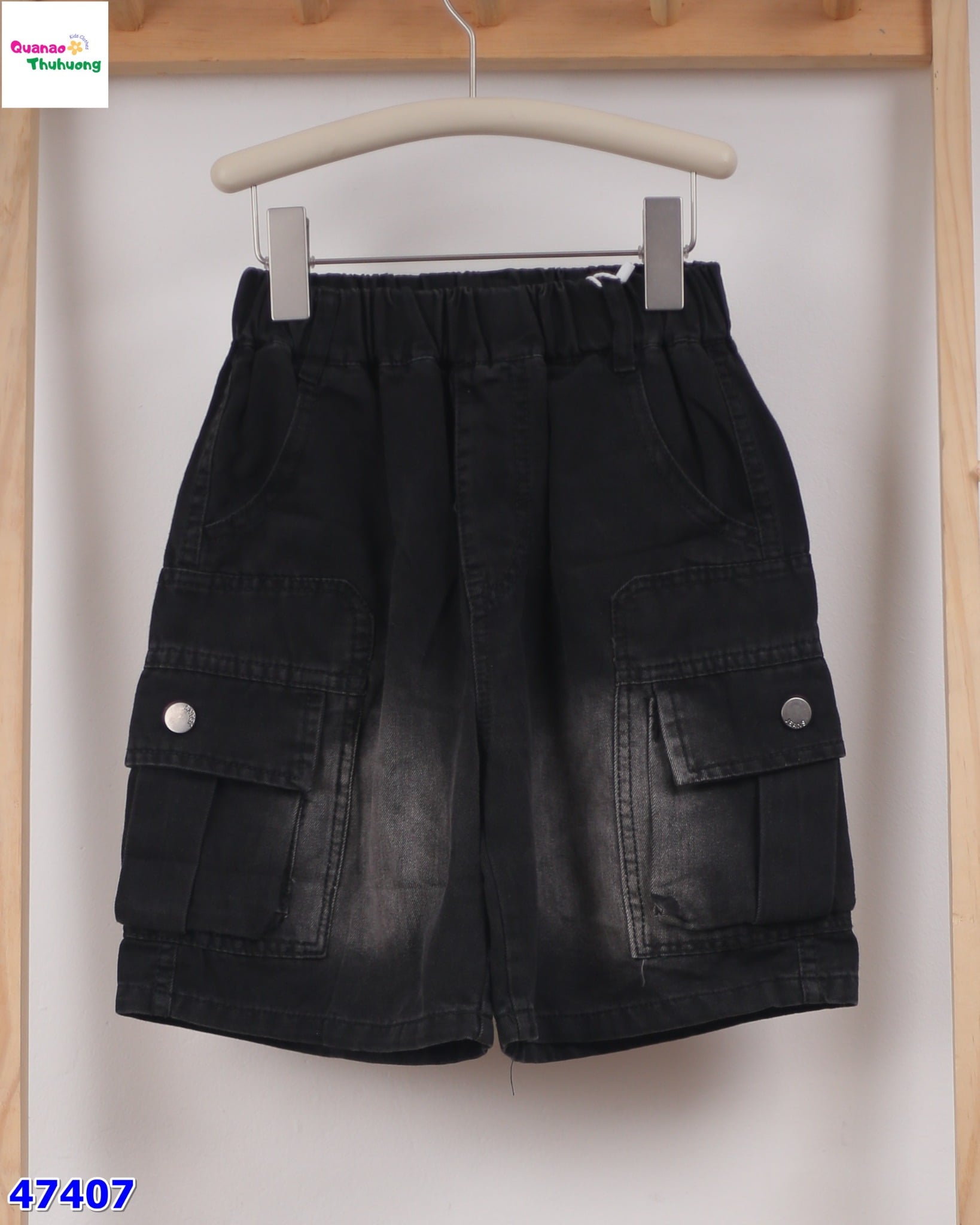 Short jean XSD đen túi hộp có nút