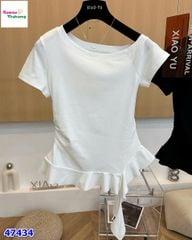 Áo thun trắng lệch vai tà