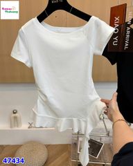 Áo thun trắng lệch vai tà
