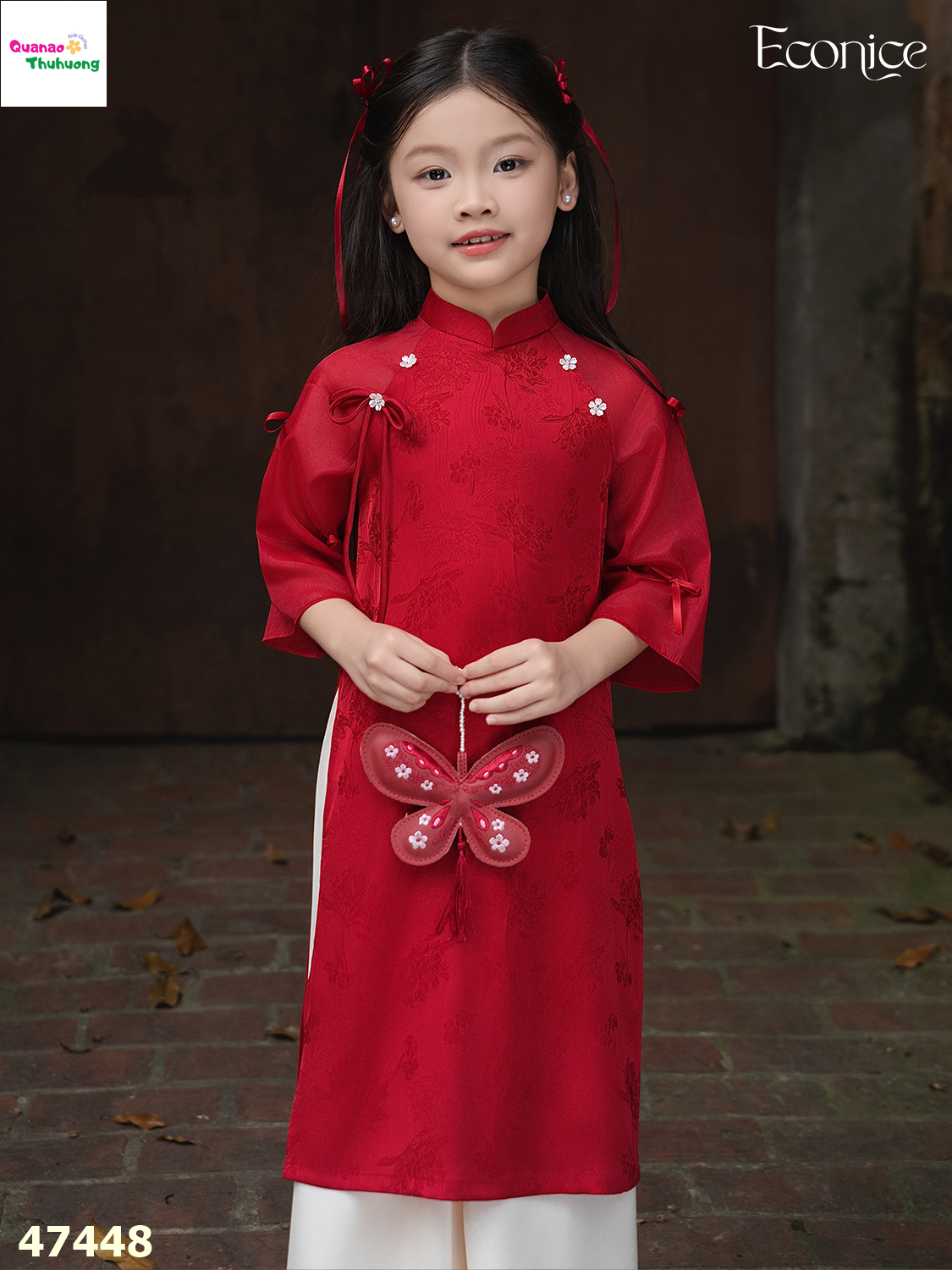 Áo dài Econice đỏ Lệ Chi