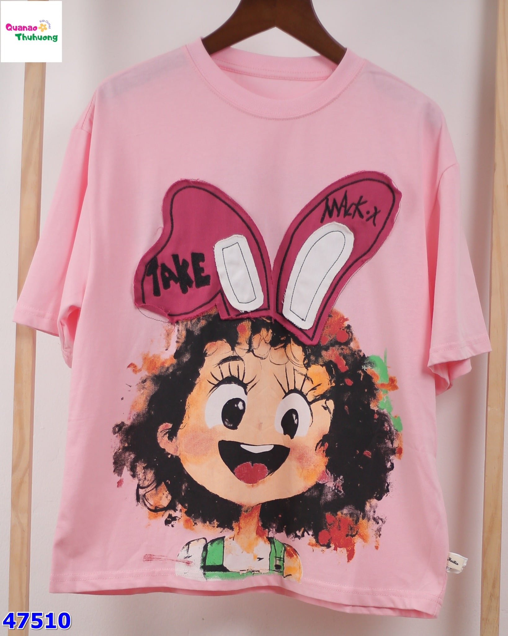 Áo hồng cô gái thỏ