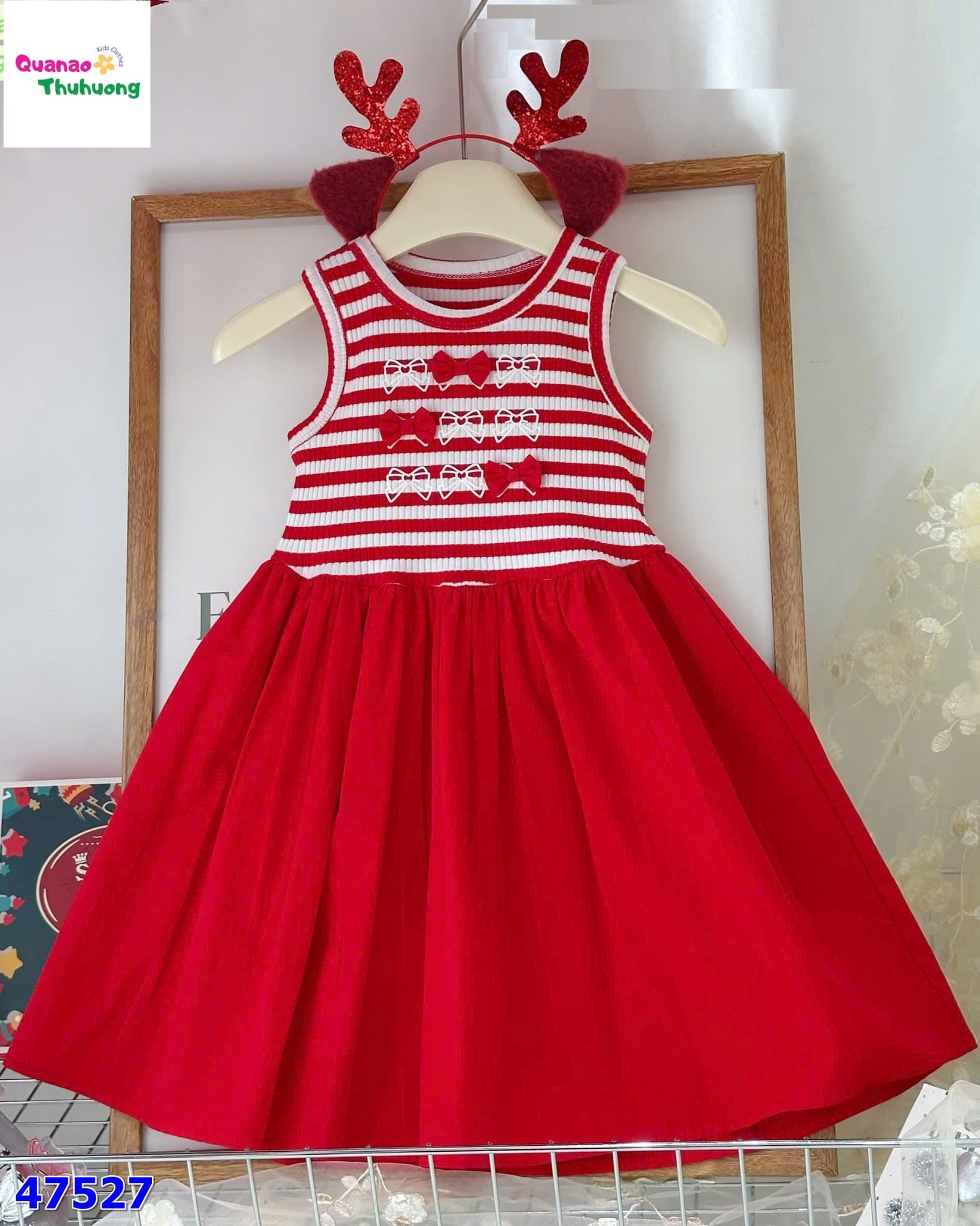 Đầm Sofia sọc đỏ thêu nơ