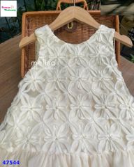 Đầm MLS kem thêu hoa nổi