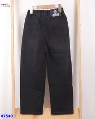 Quần jean đen túi chữ M