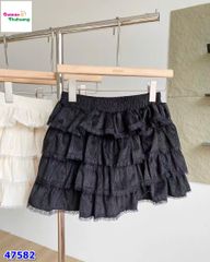 Chân váy đen nhung tầng