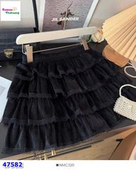 Chân váy đen nhung tầng