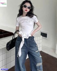 Áo trắng in chữ tua rua