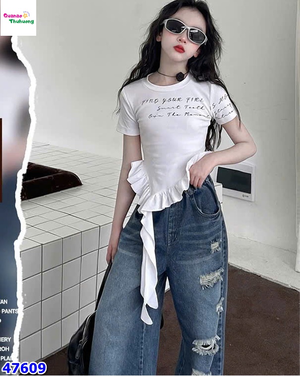 Áo trắng in chữ tua rua