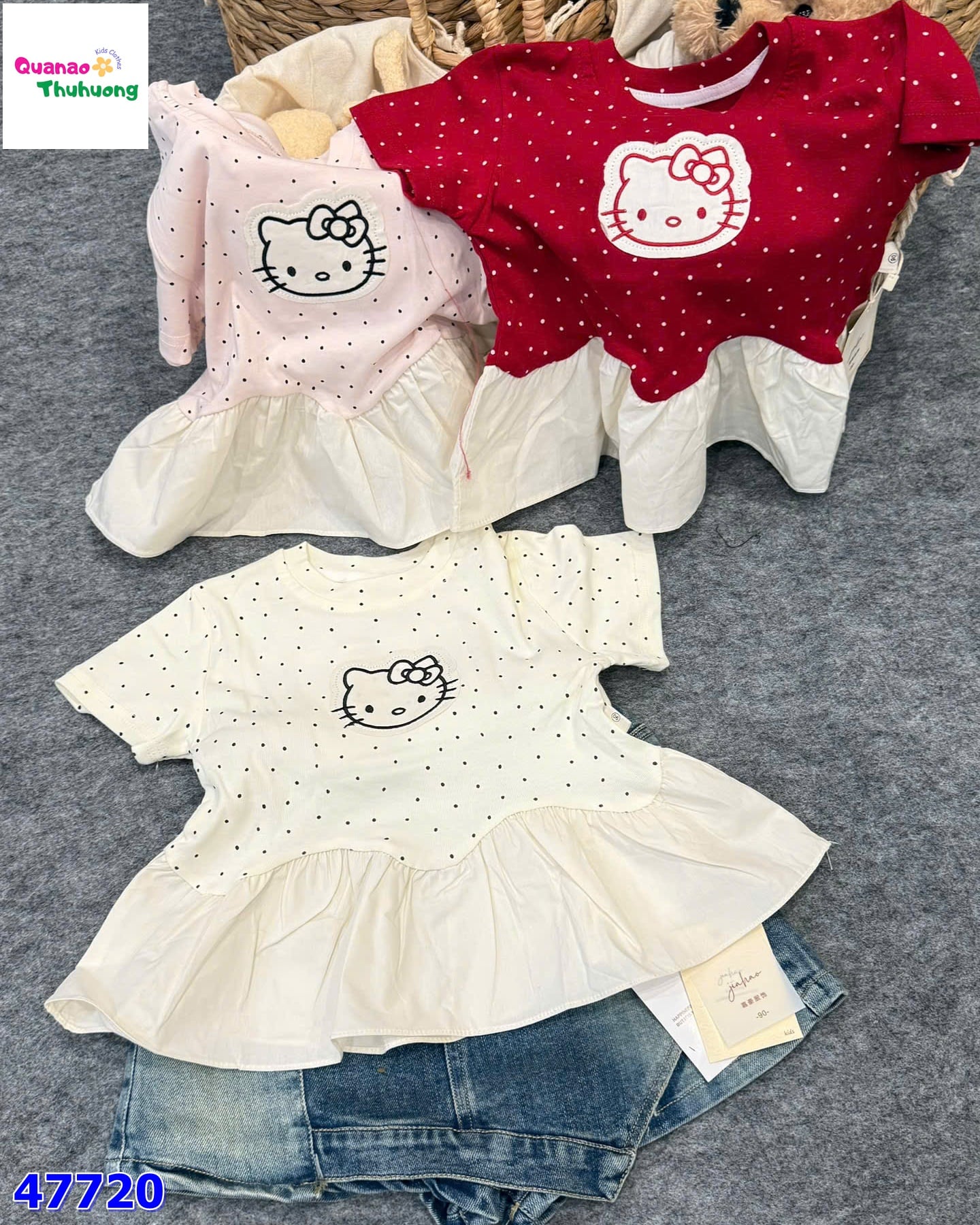 Áo đỏ chấm bi Hello Kitty