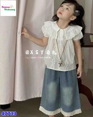 Set bộ áo trắng viền hoa, quần jean