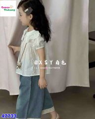 Set bộ áo trắng viền hoa, quần jean