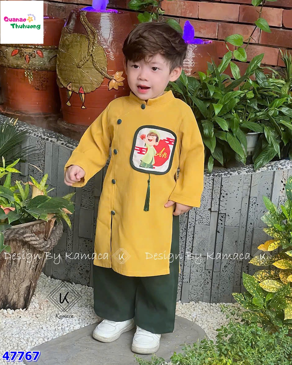 Áo dài Tết màu vàng chữ An