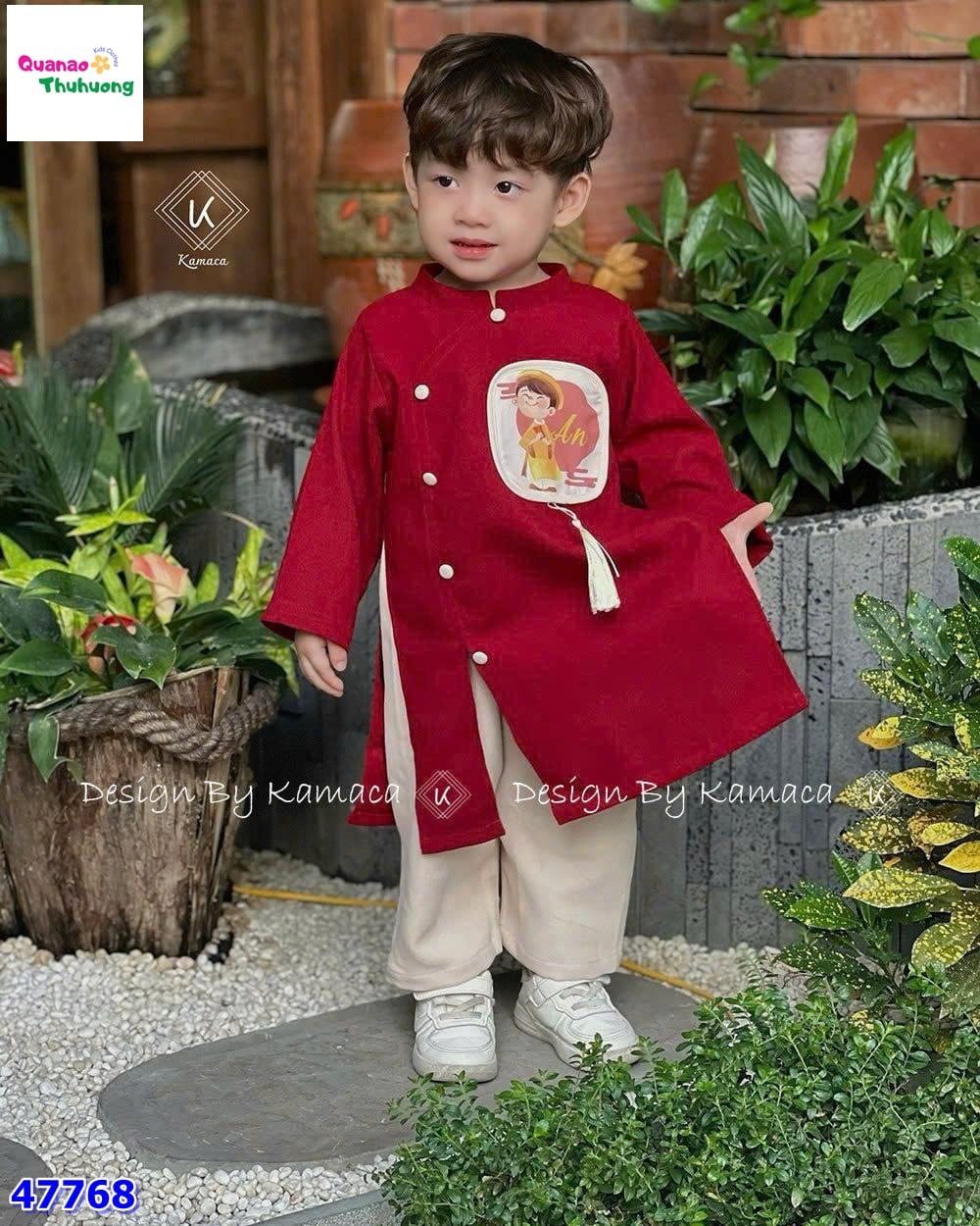 Áo dài Tết màu đỏ chữ An