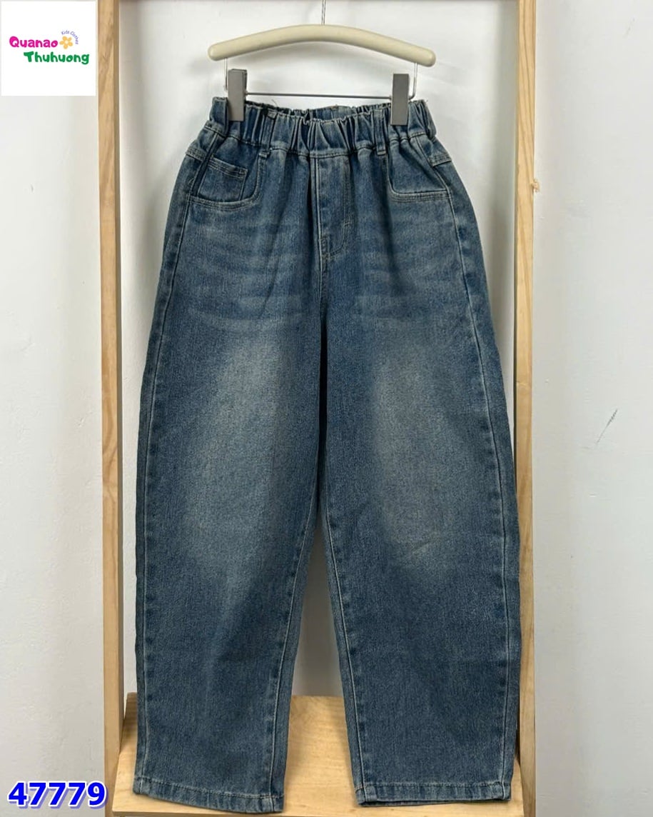 Quần jean xanh đậm túi chữ R