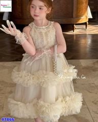 Đầm tiệc cổ yếm đính hạt và nơ