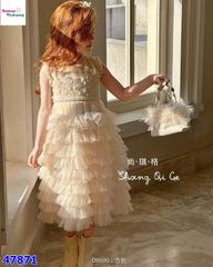 Đầm tiệc kem sát nách đính hạt