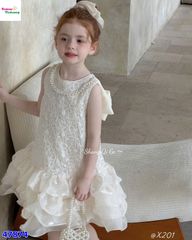 Đầm tiệc kem sát nách dập hoa