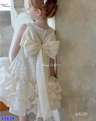 Đầm tiệc kem sát nách dập hoa