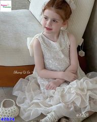 Đầm tiệc kem sát nách dập hoa