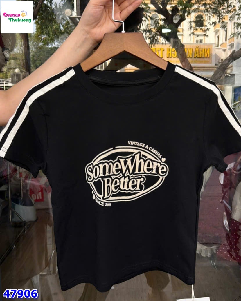 Áo thun đen Somewhere