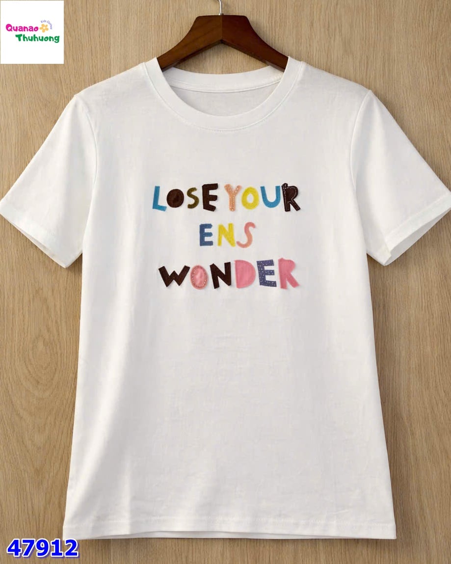 Áo thun trắng Love
