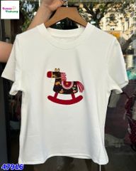 Áo thun trắng thêu ngựa