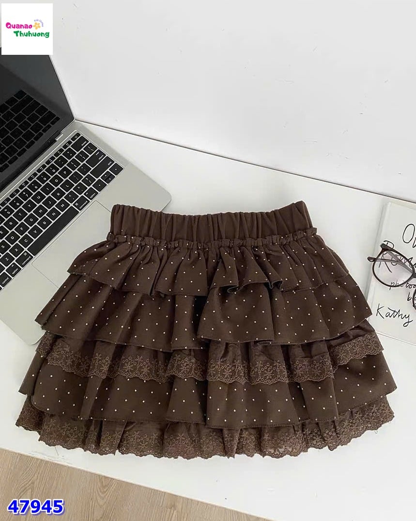 Chân váy nâu tầng chấm bi