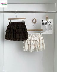 Chân váy nâu tầng chấm bi