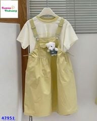 Set yếm vàng, áo in gấu