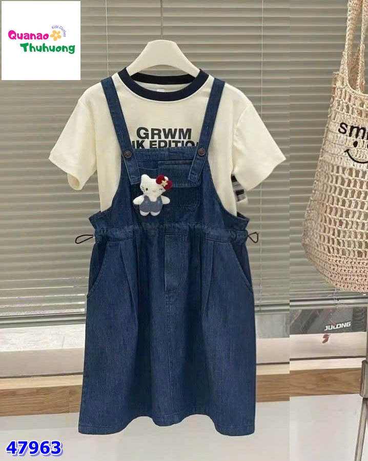 Set yếm jean, áo kem GRWM