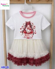 Set váy viền đỏ, áo trắng cô gái